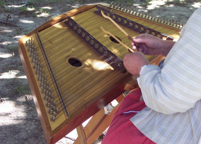  Silver Strings Dulcimer Society photo.